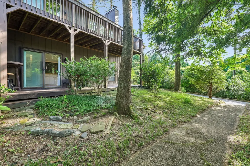 101 Holly Forest Nashville TN 37221