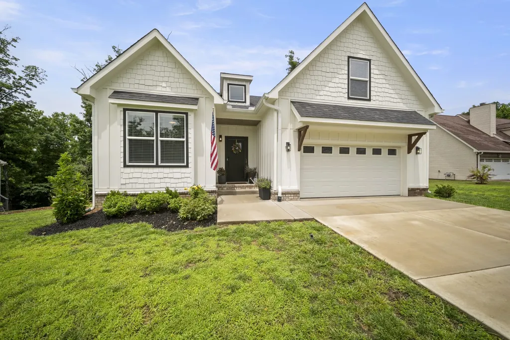 212 Cherokee Drive White Bluff TN 37187