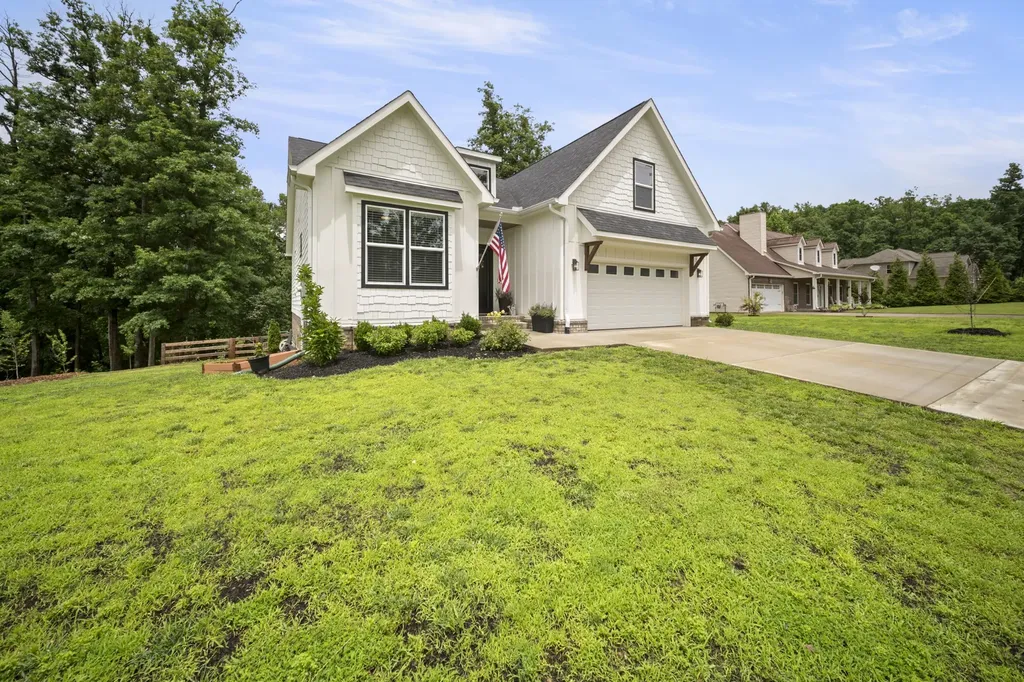 212 Cherokee Drive White Bluff TN 37187