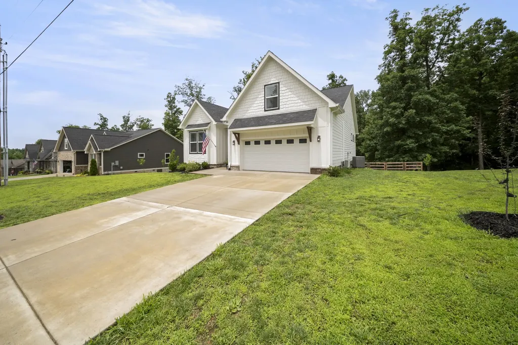 212 Cherokee Drive White Bluff TN 37187