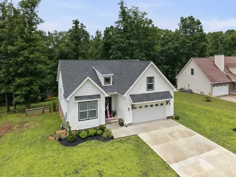 212 Cherokee Drive White Bluff TN 37187