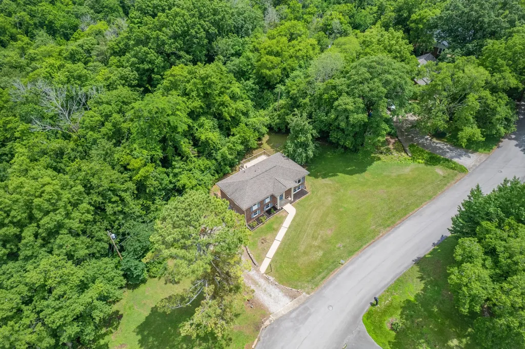 402 Winding Way Columbia TN 38401
