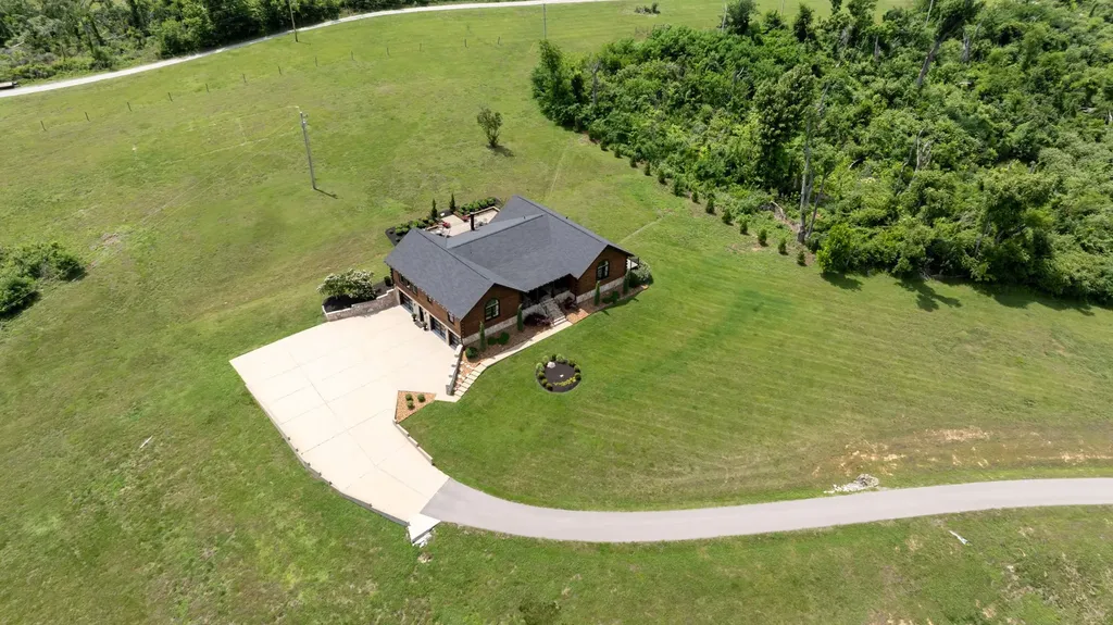 1782 Blackburn Lane Spring Hill TN 37174