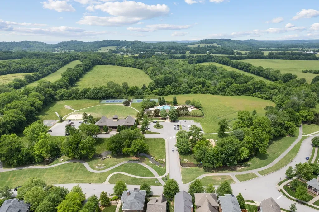 3833 Somers Lane Thompsons Station TN 37179
