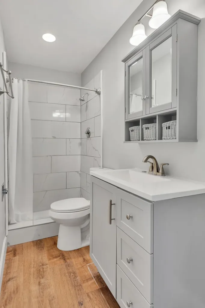2135 Acklen Avenue Nashville TN 37212