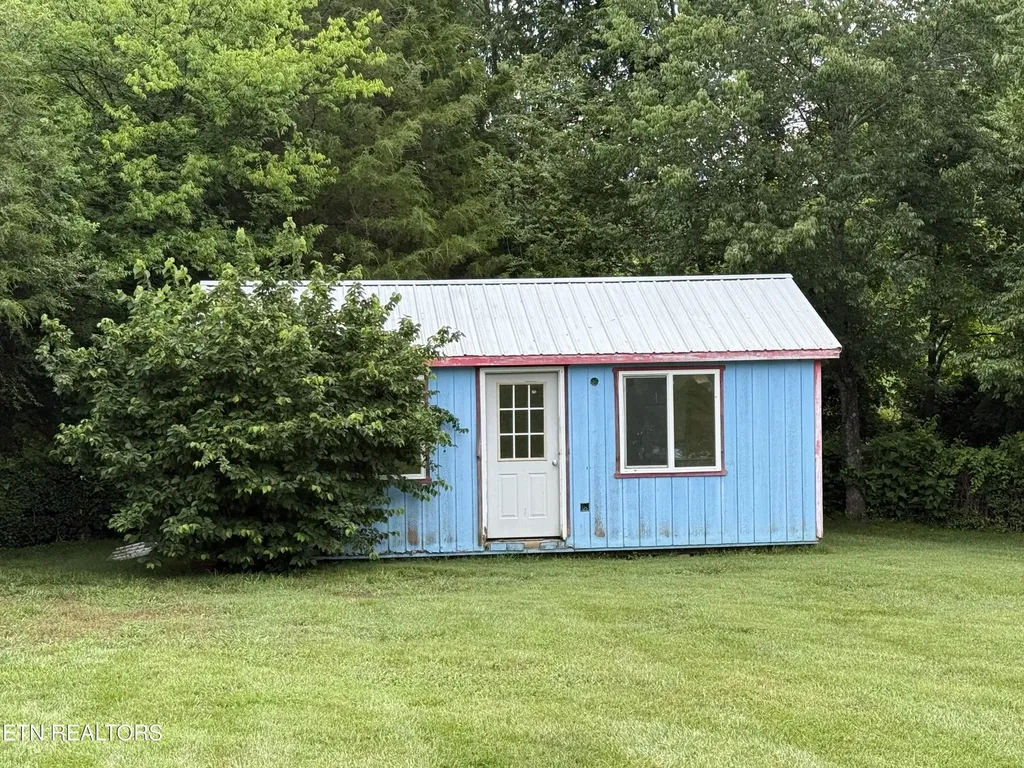 139 County Road 347 Sweetwater TN 37874