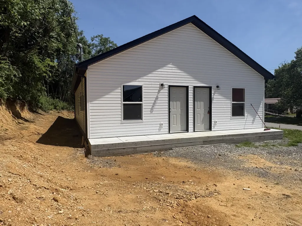 111 Second Avenue Carthage TN 37030