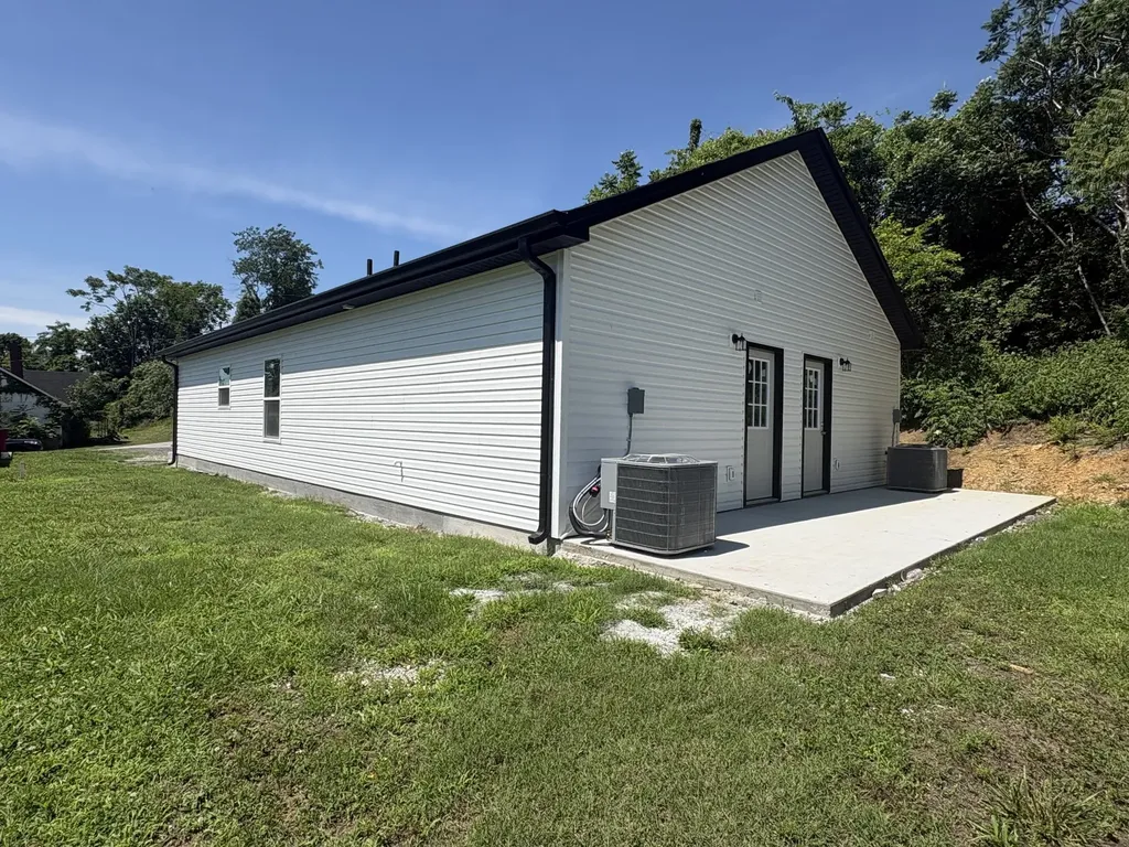 111 Second Avenue Carthage TN 37030