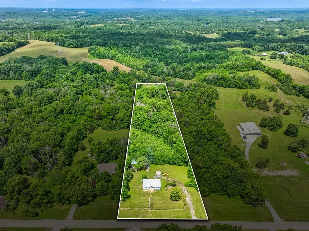 1286 Harsh Lane Castalian Springs TN 37031