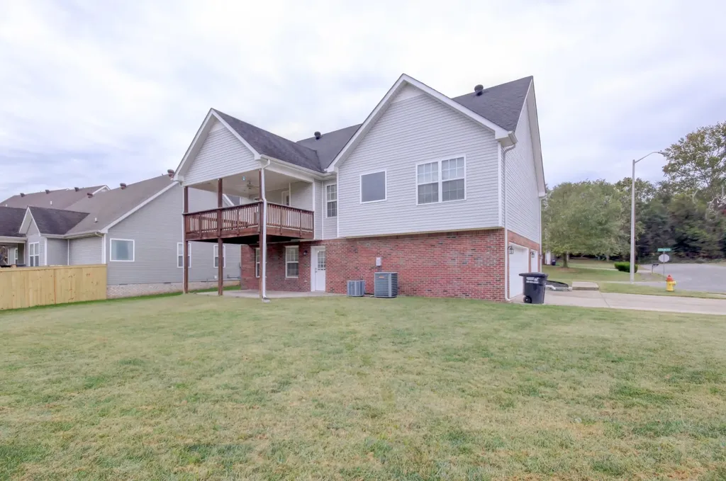 893 E Accipiter Circle Clarksville TN 37043
