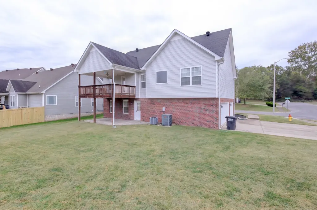 893 E Accipiter Circle Clarksville TN 37043