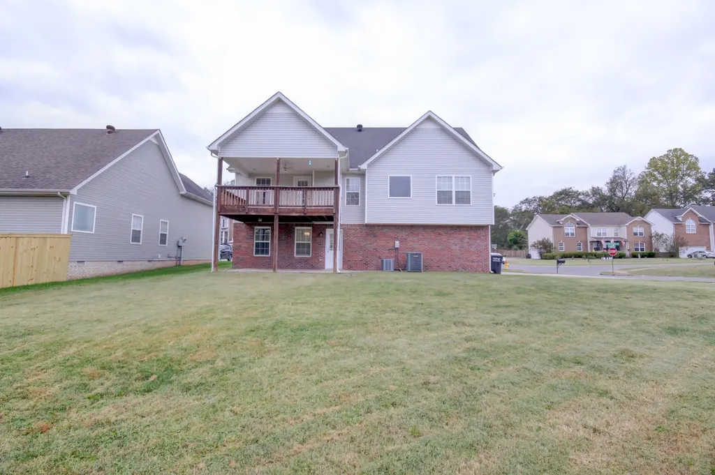 893 E Accipiter Circle Clarksville TN 37043