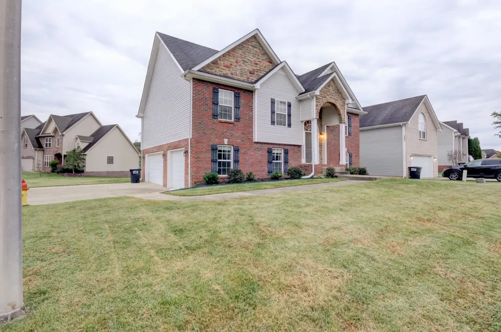 893 E Accipiter Circle Clarksville TN 37043