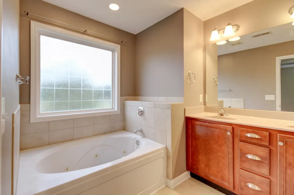 893 E Accipiter Circle Clarksville TN 37043