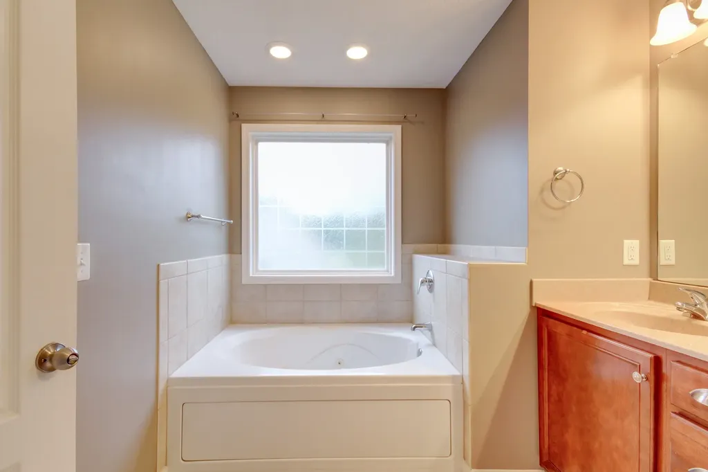 893 E Accipiter Circle Clarksville TN 37043