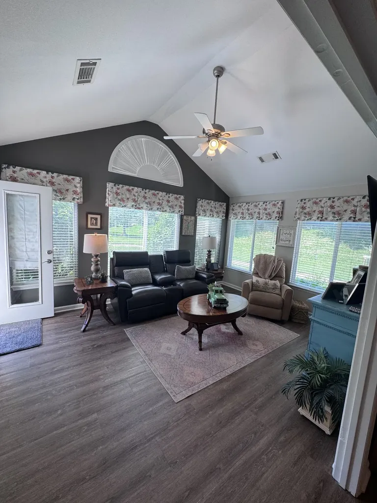 825 Browns Lane Gallatin TN 37066