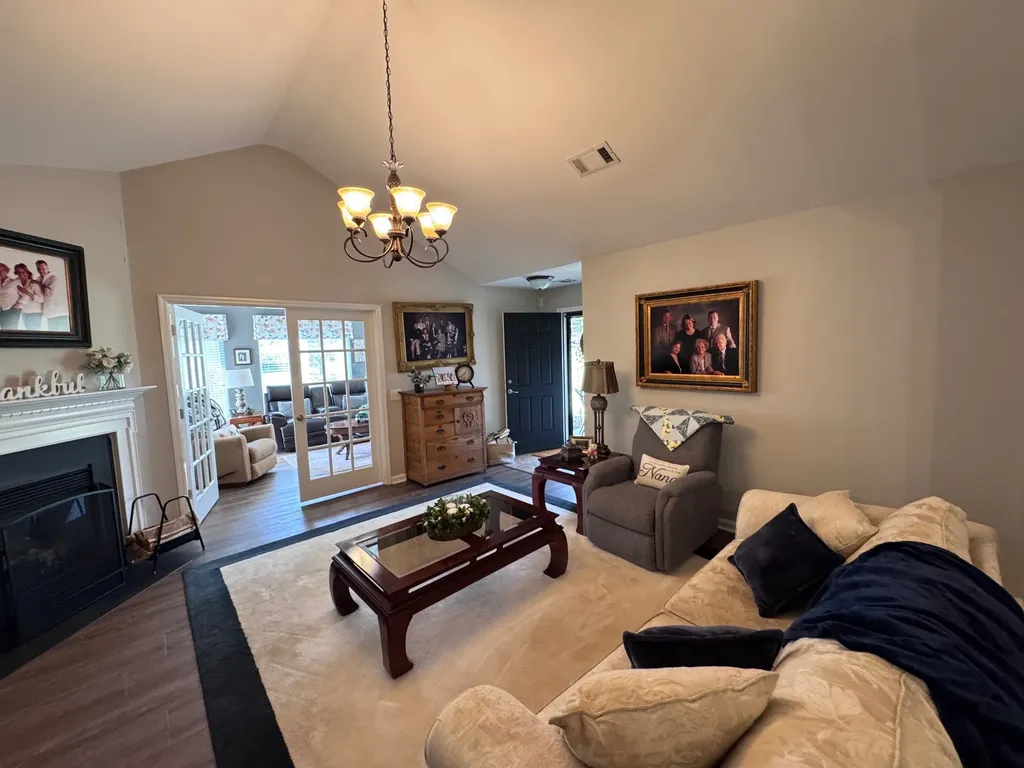 825 Browns Lane Gallatin TN 37066