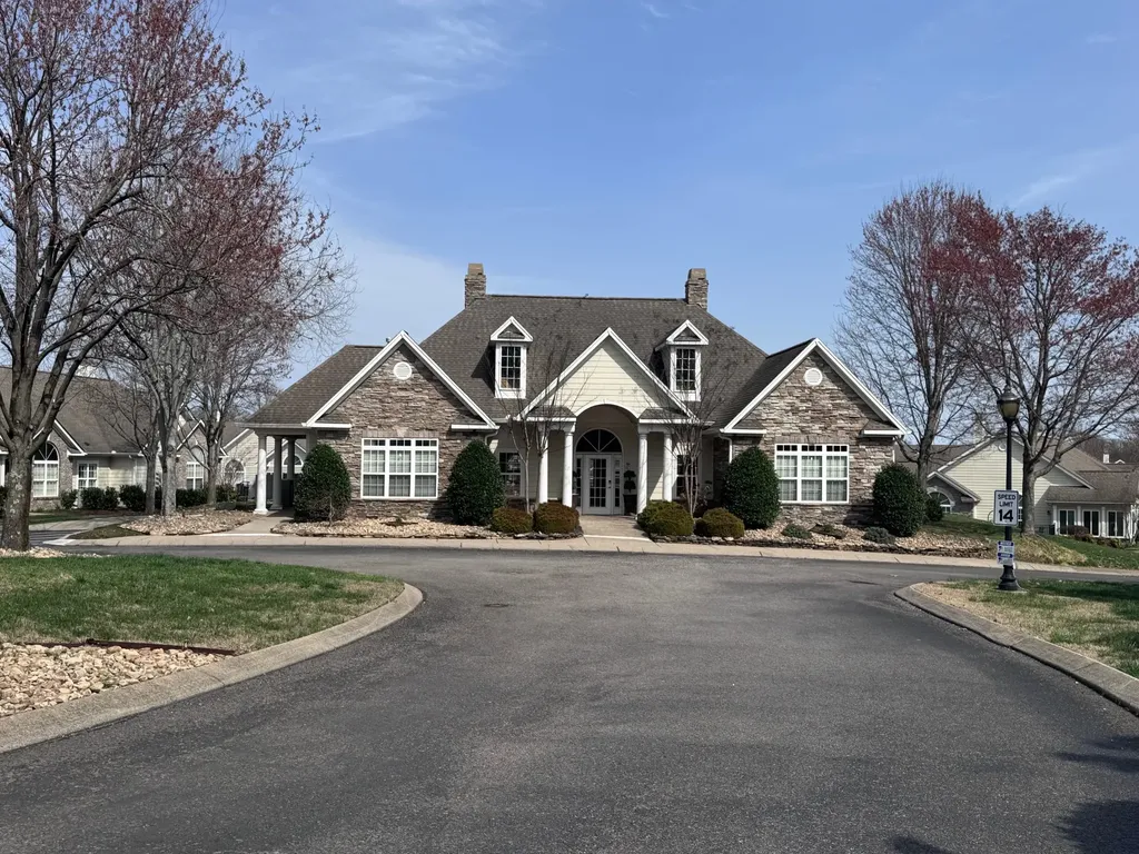 825 Browns Lane Gallatin TN 37066