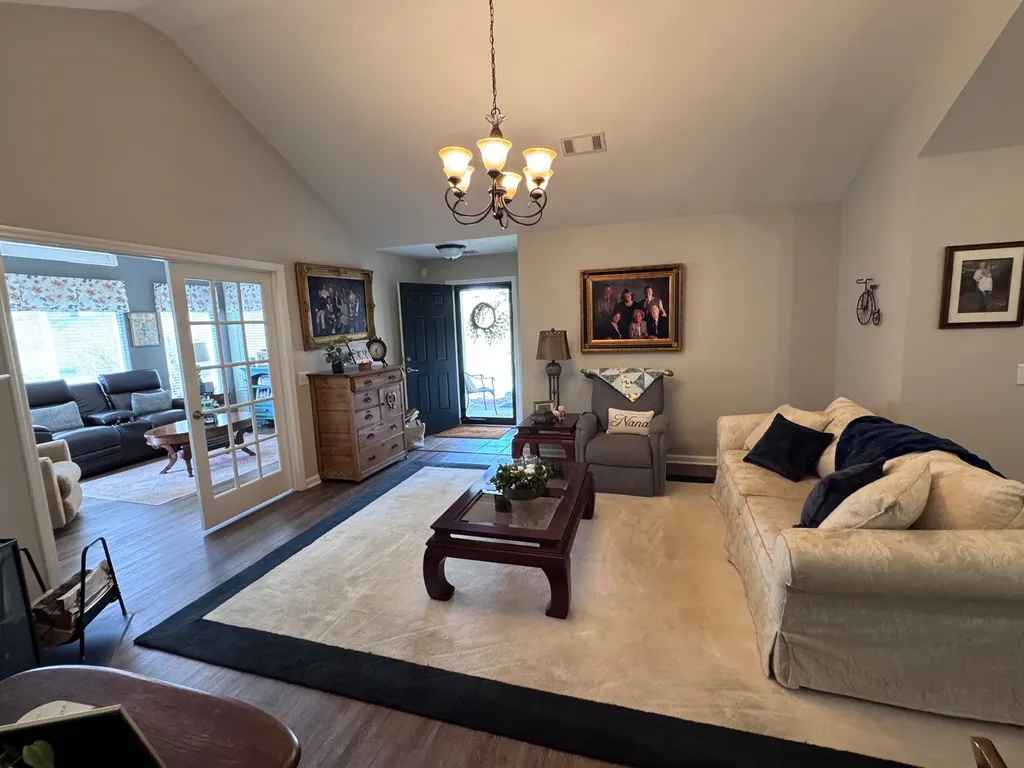 825 Browns Lane Gallatin TN 37066