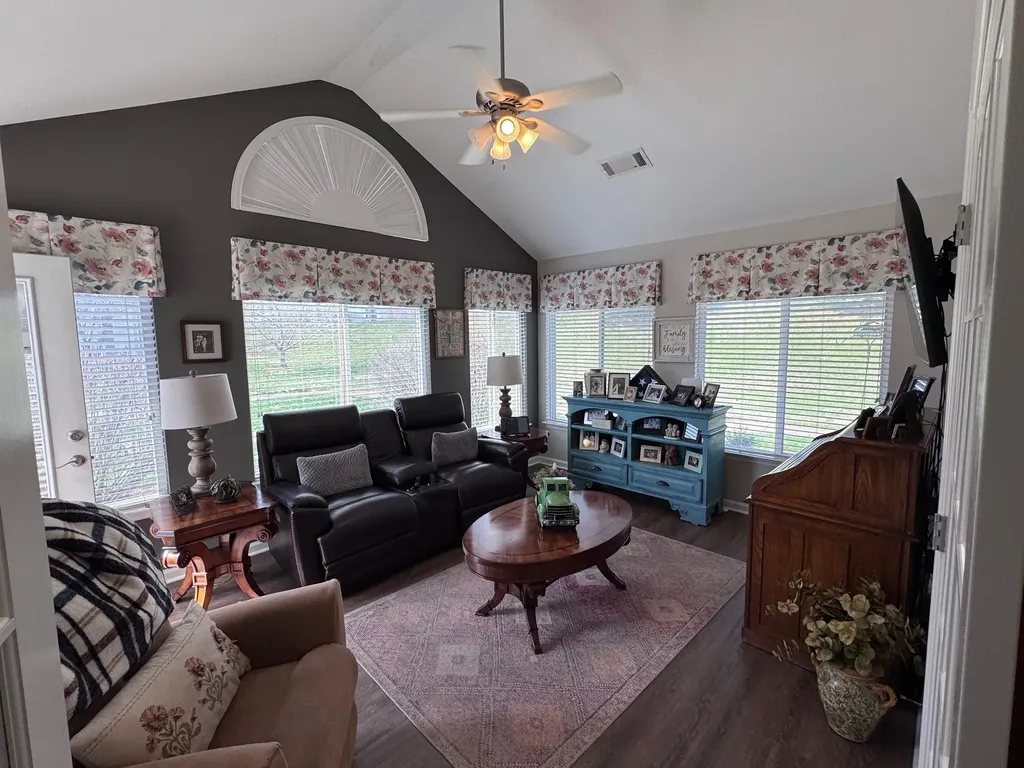 825 Browns Lane Gallatin TN 37066