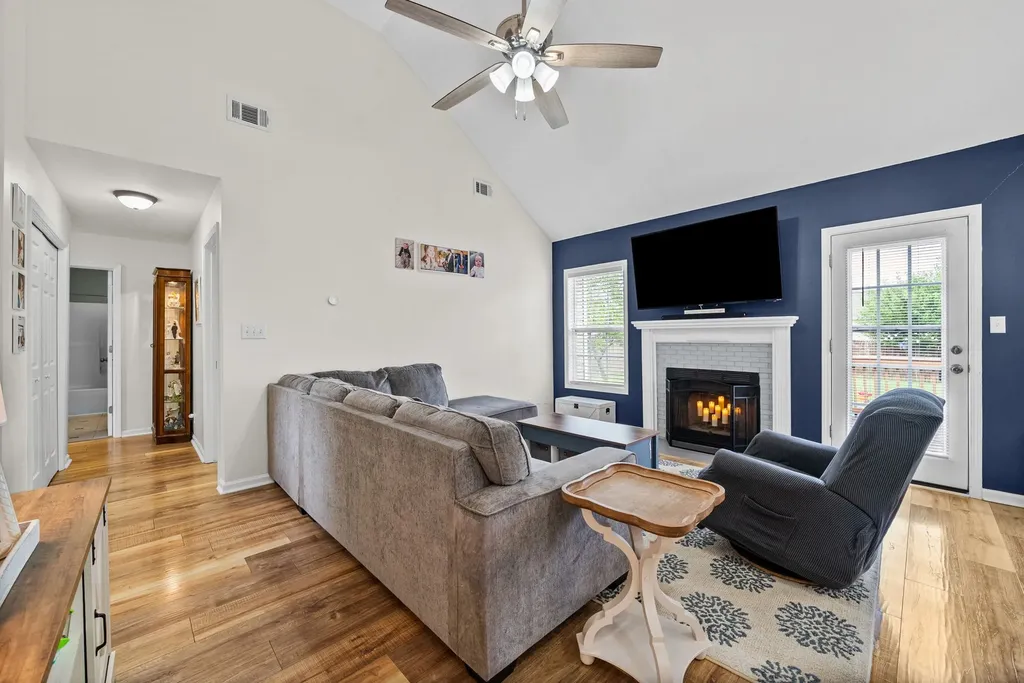 3755 Cindy Jo Dr, N Clarksville TN 37040