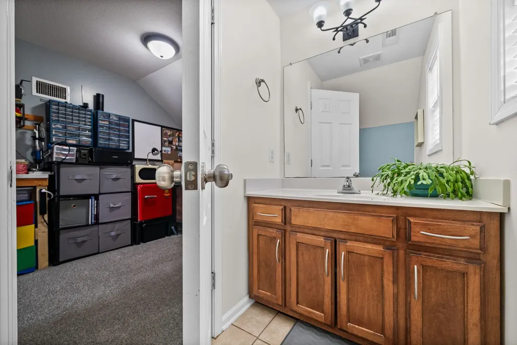 3755 Cindy Jo Dr, N Clarksville TN 37040