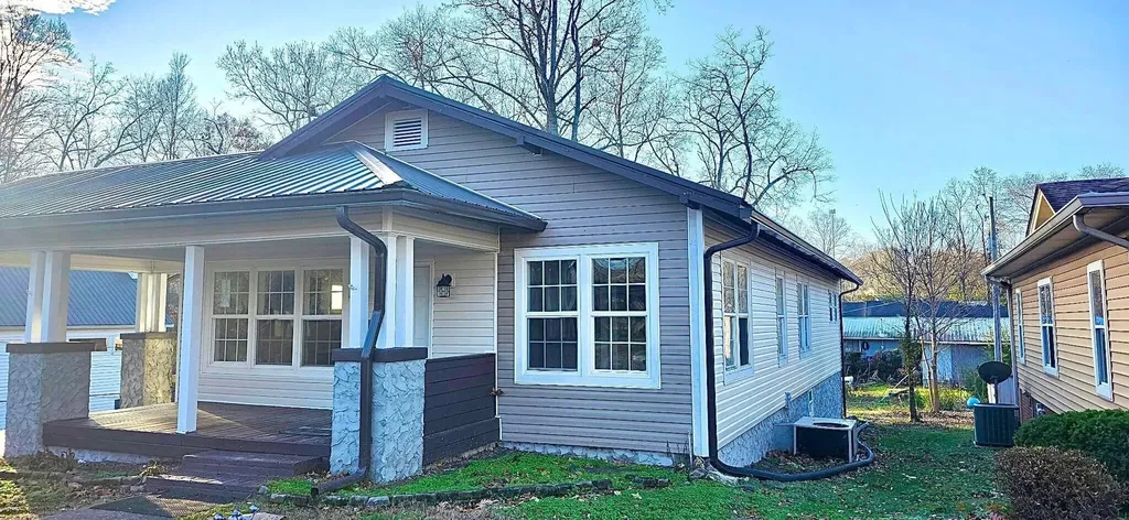 1322 Pennsylvania Avenue Etowah TN 37331