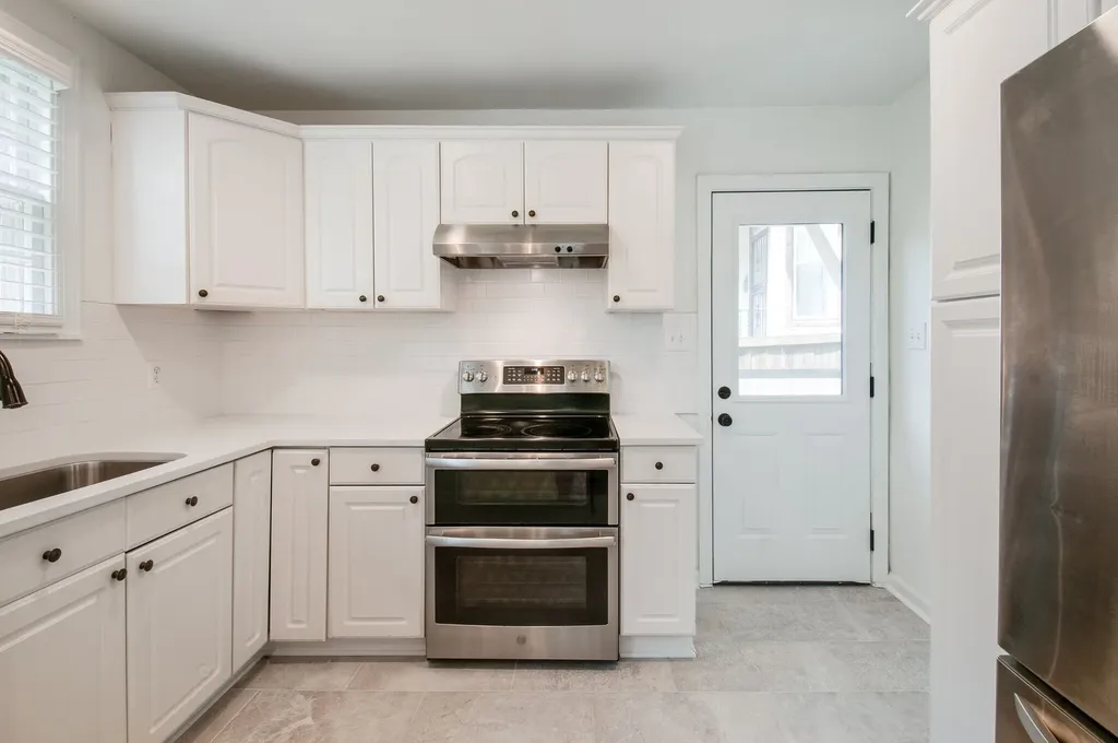 1006 S Douglas Avenue Nashville TN 37204