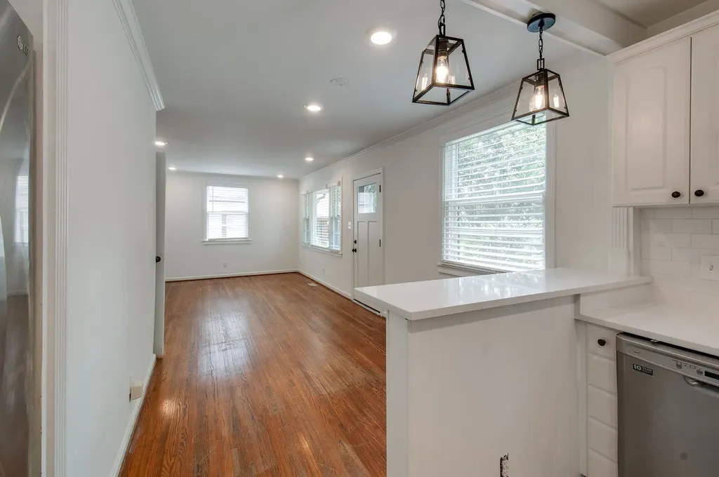 1006 S Douglas Avenue Nashville TN 37204
