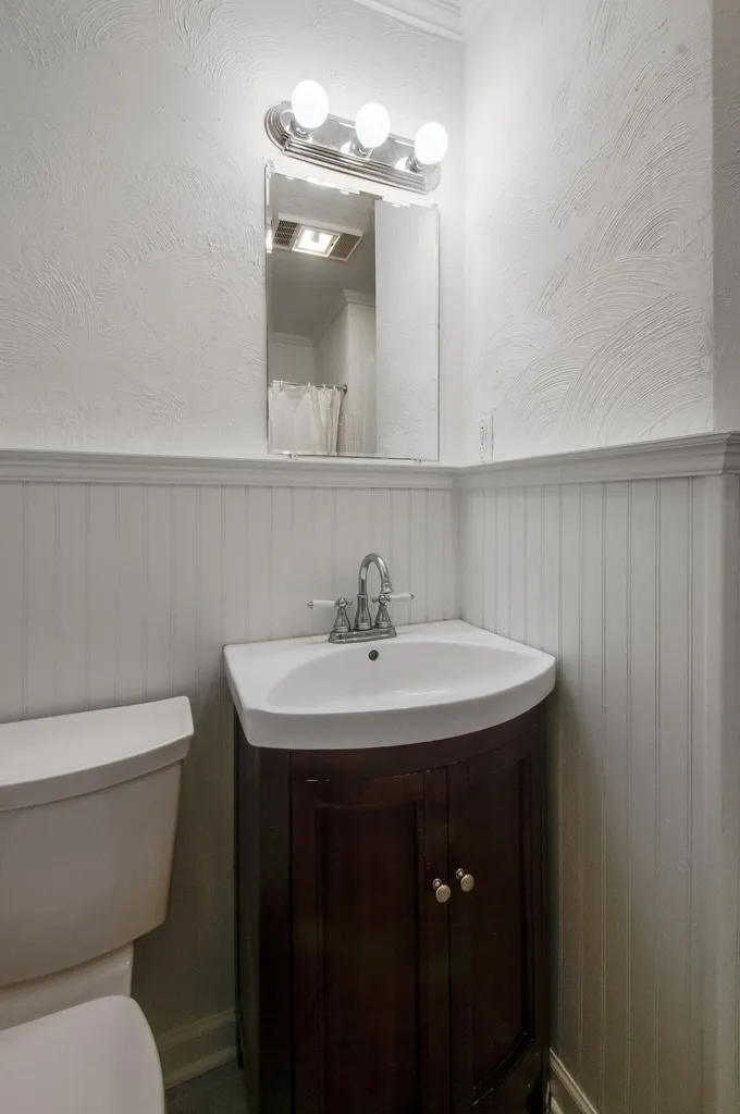 1006 S Douglas Avenue Nashville TN 37204