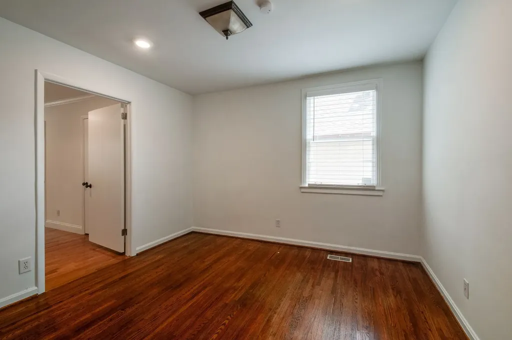 1006 S Douglas Avenue Nashville TN 37204