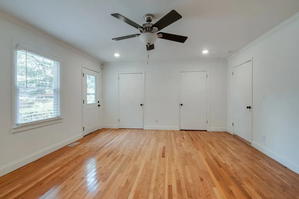 1006 S Douglas Avenue Nashville TN 37204