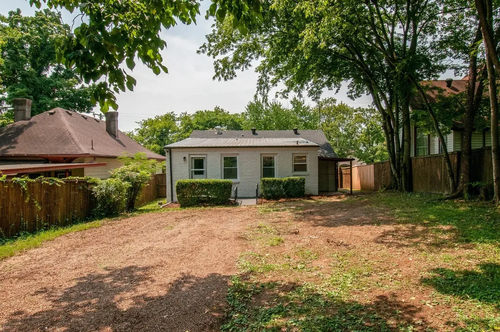1006 S Douglas Avenue Nashville TN 37204