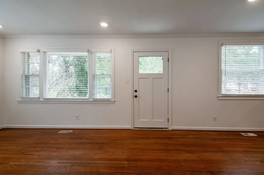 1006 S Douglas Avenue Nashville TN 37204