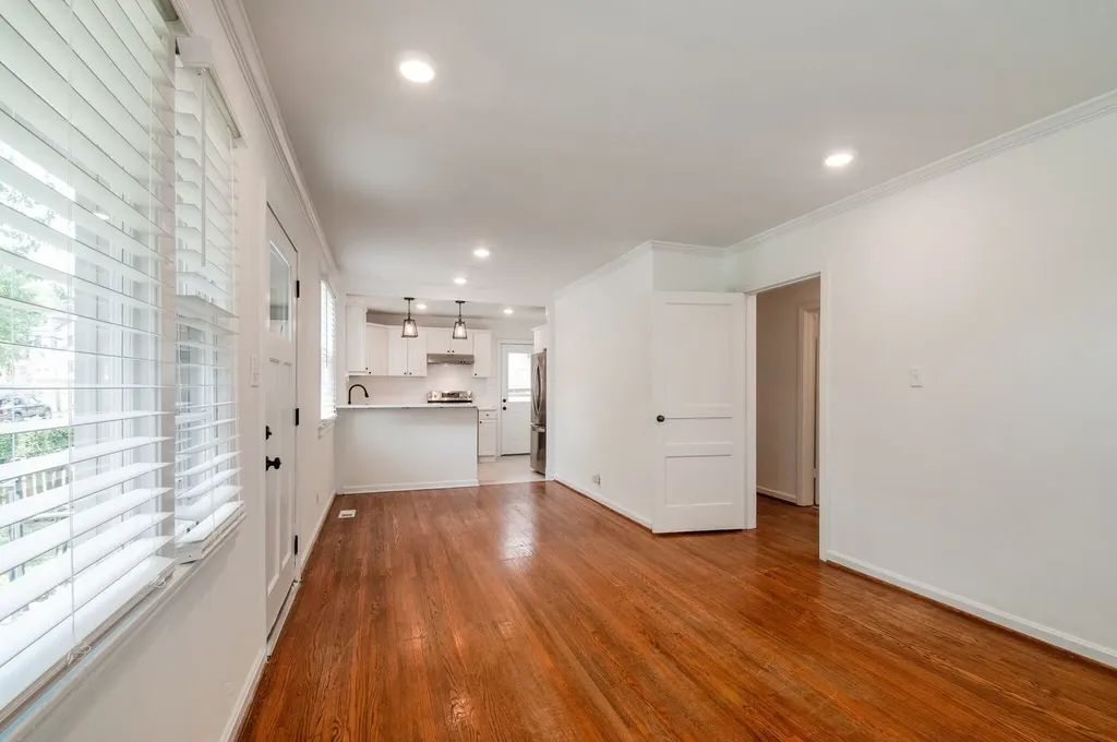 1006 S Douglas Avenue Nashville TN 37204