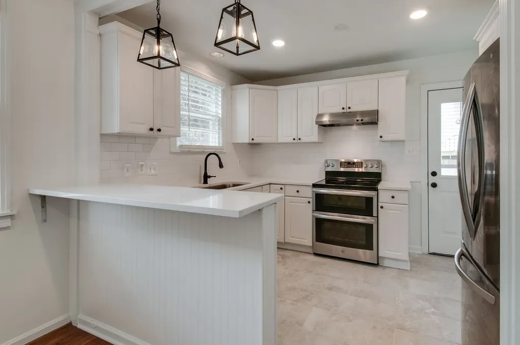 1006 S Douglas Avenue Nashville TN 37204