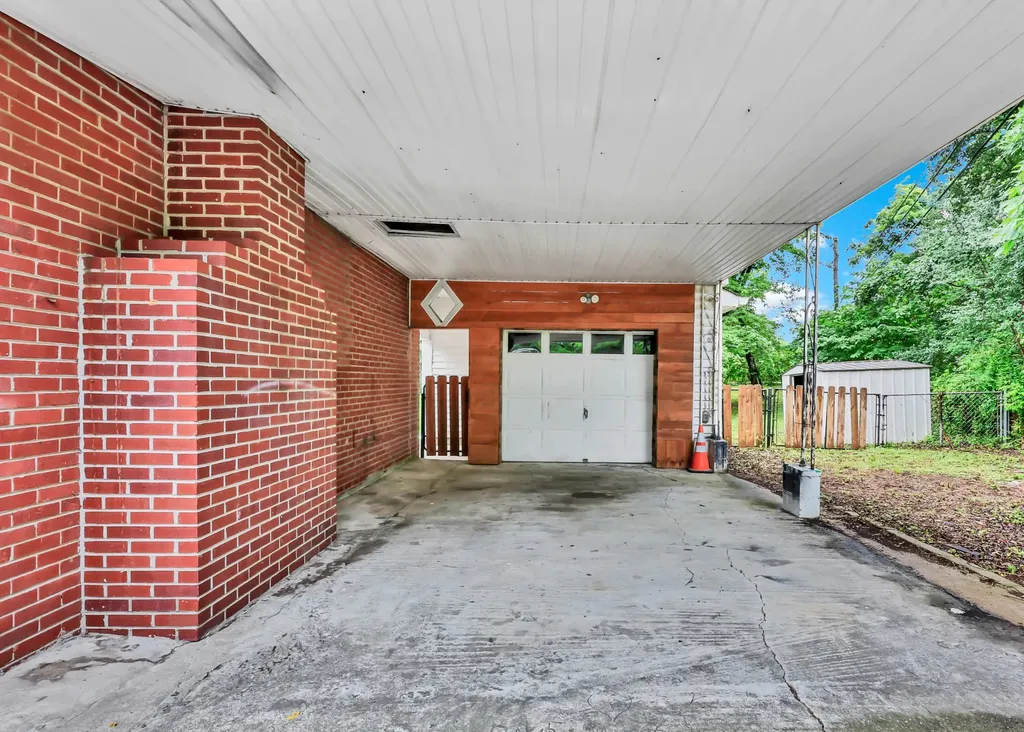 17 Charlemagne Boulevard Clarksville TN 37042