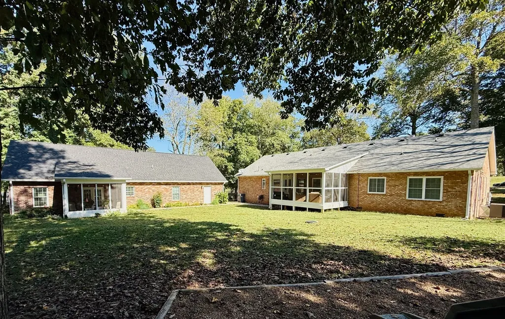 320 Spring Valley Drive Cottontown TN 37048