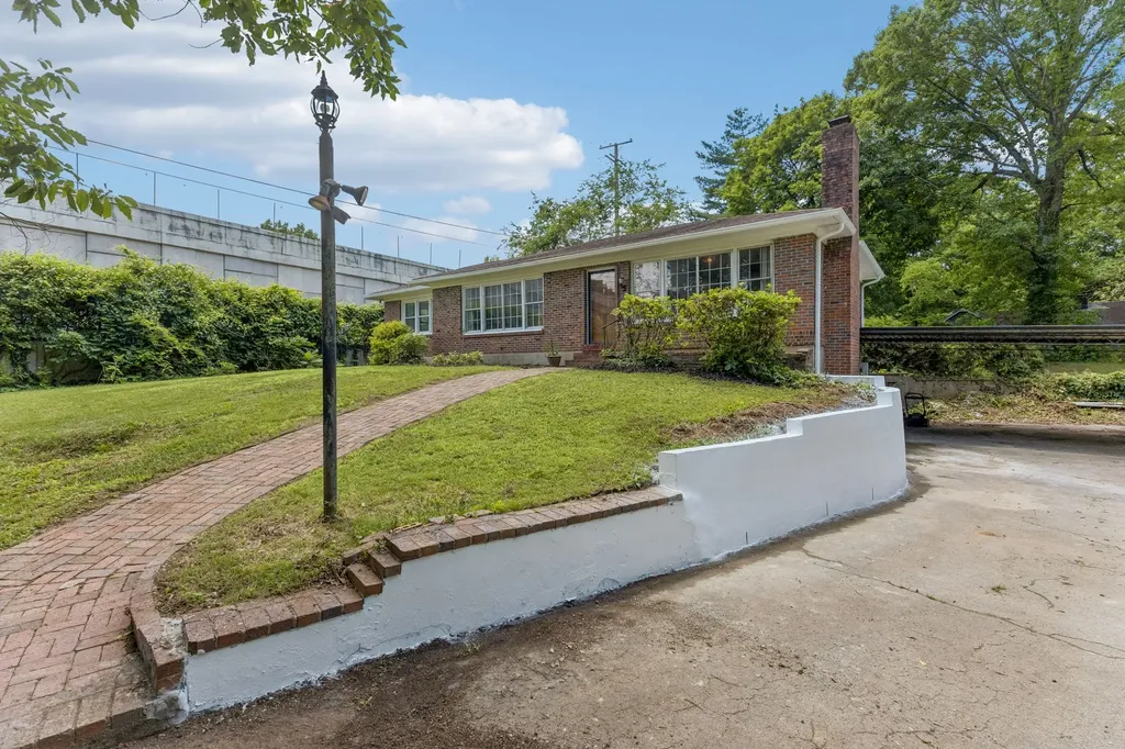 4411 Brush Hill Road Nashville TN 37216