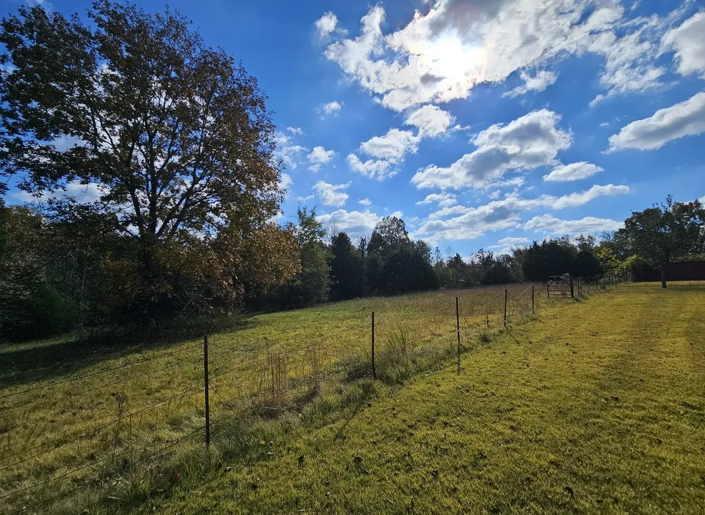 2305 Highway 46 Indian Mound TN 37079