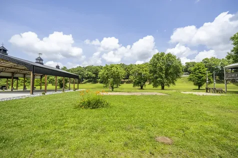 694 River Road Clifton TN 38425