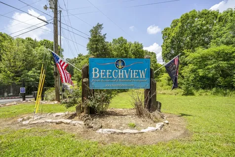 694 River Road Clifton TN 38425