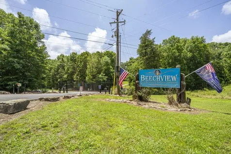 694 River Road Clifton TN 38425