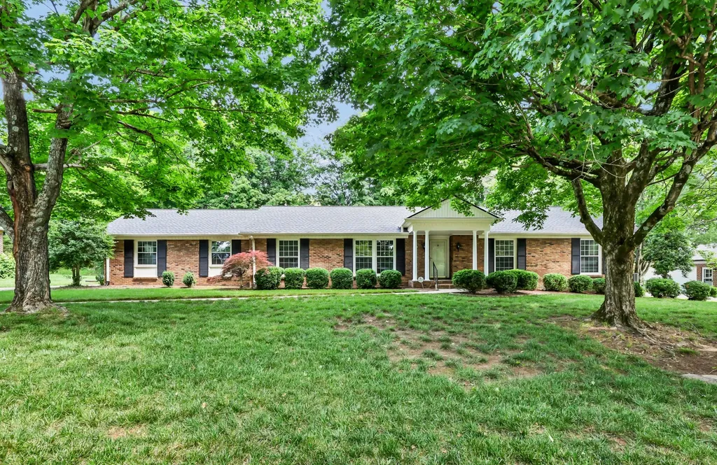 6 Trahern Terrace Clarksville TN 37040