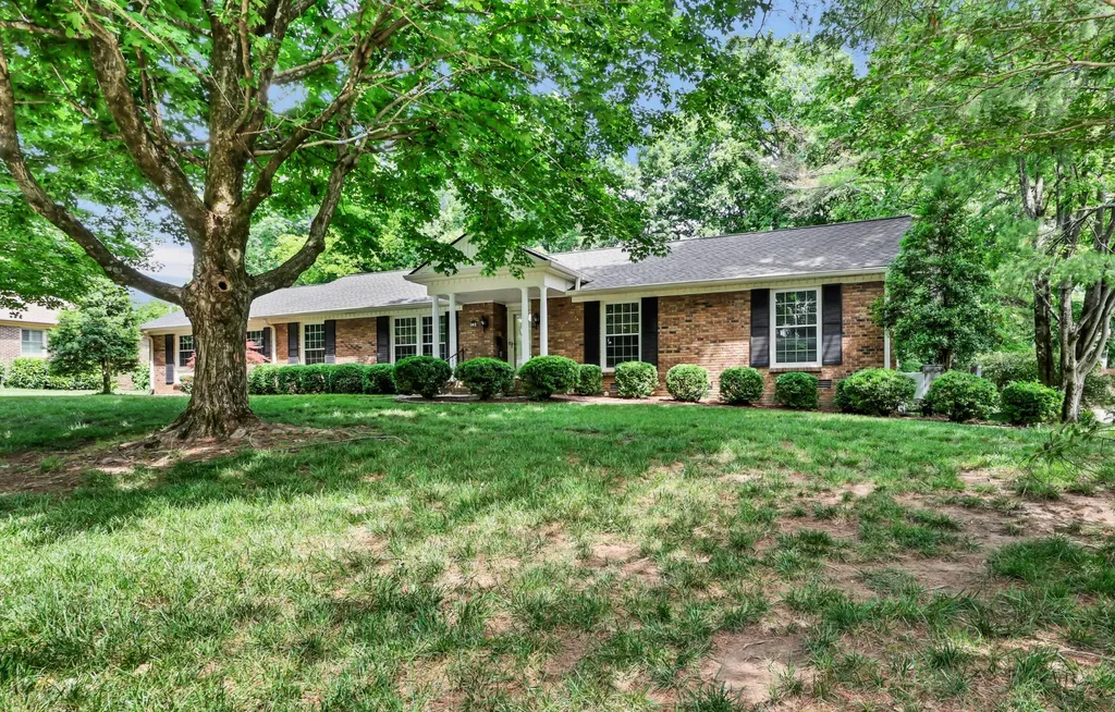 6 Trahern Terrace Clarksville TN 37040
