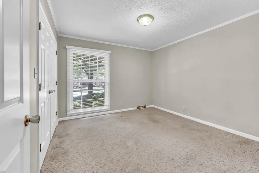 6 Trahern Terrace Clarksville TN 37040