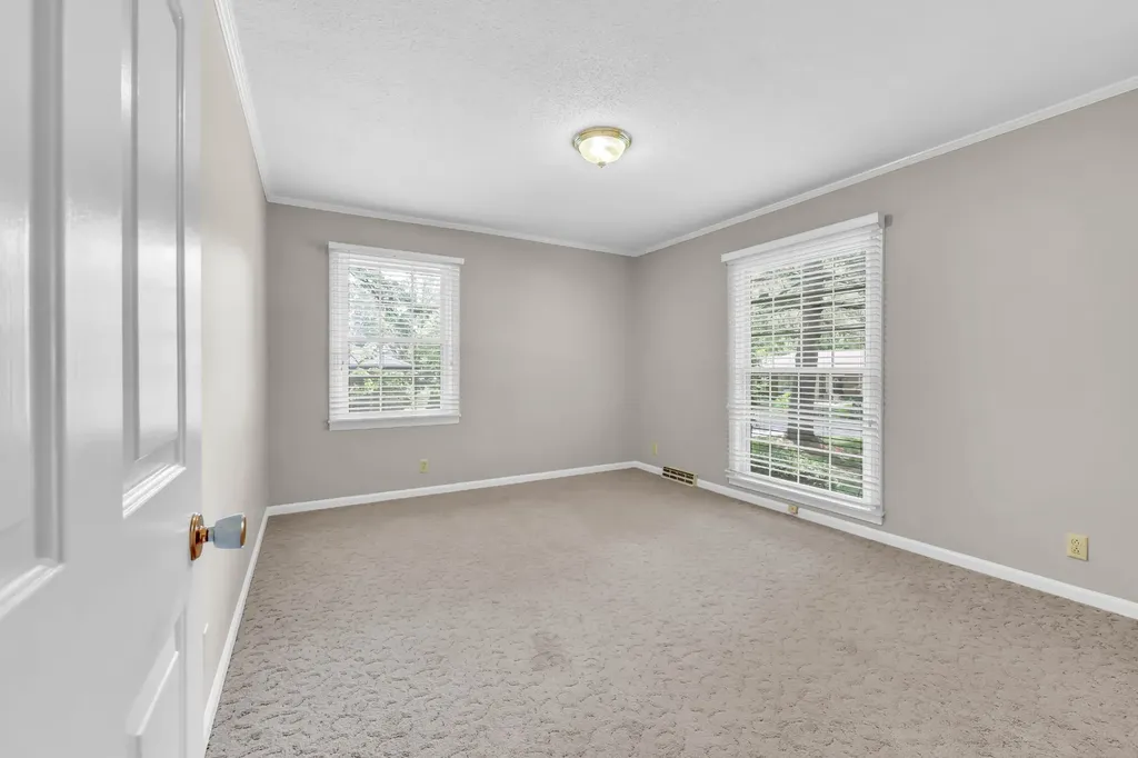 6 Trahern Terrace Clarksville TN 37040