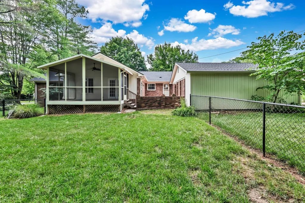 6 Trahern Terrace Clarksville TN 37040