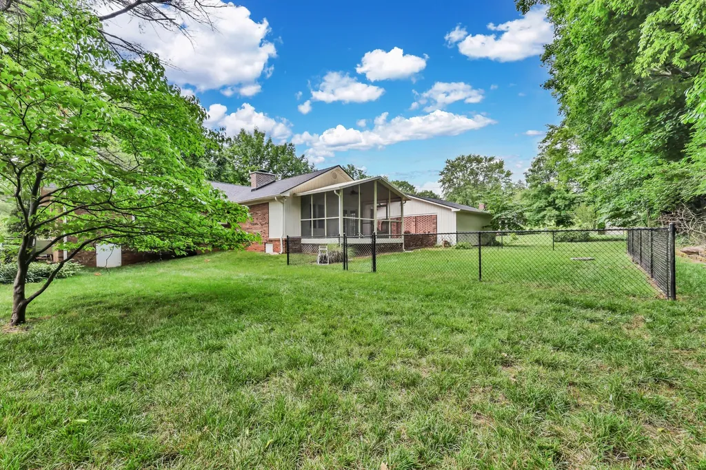 6 Trahern Terrace Clarksville TN 37040