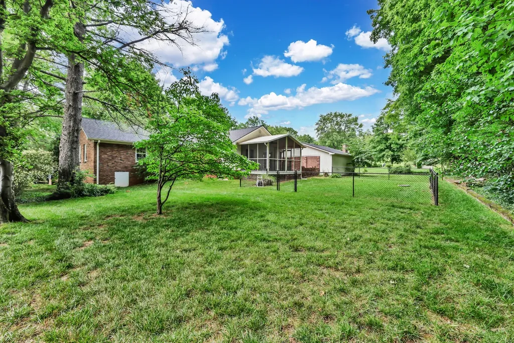 6 Trahern Terrace Clarksville TN 37040